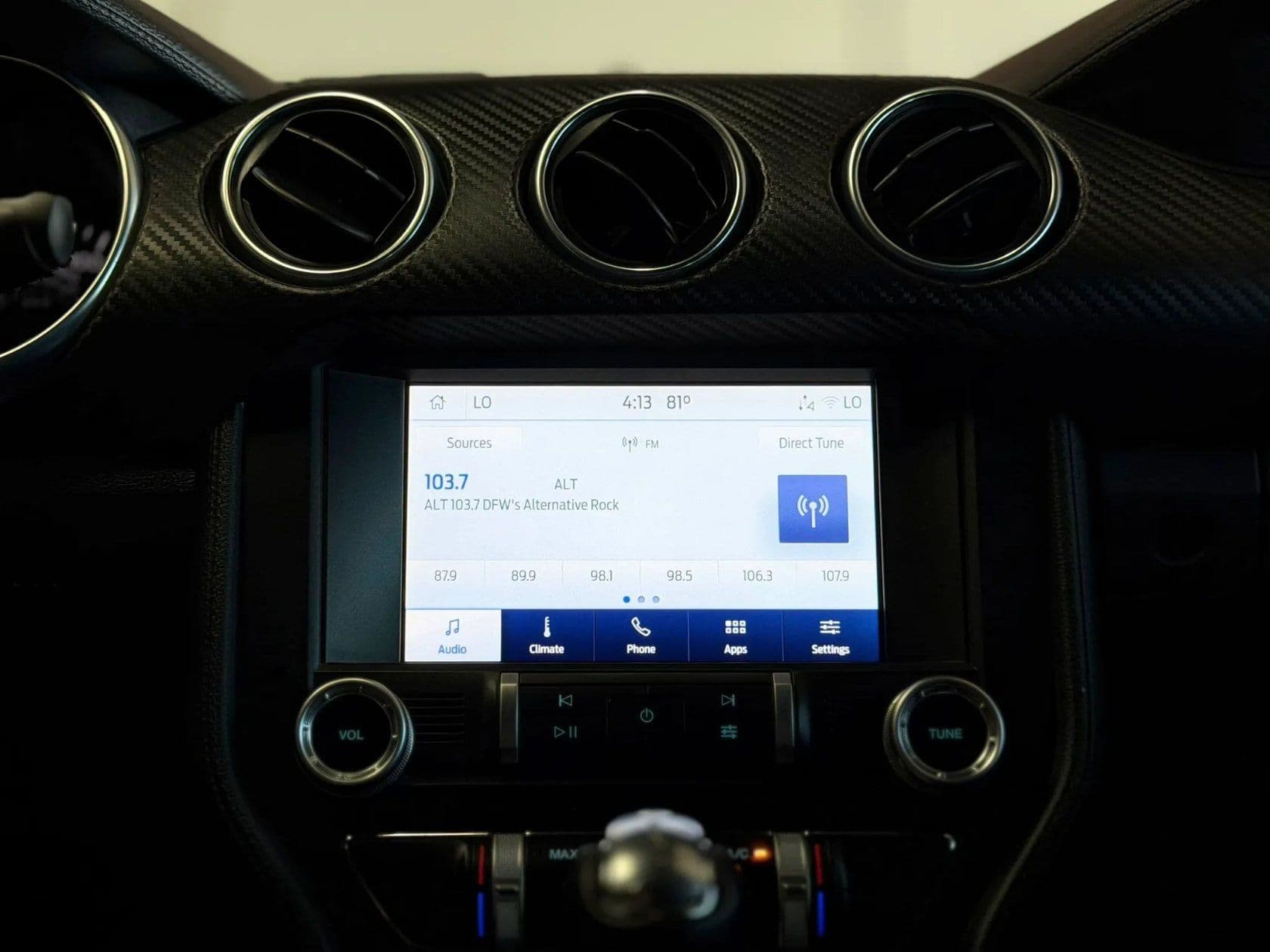 Vehicle photo