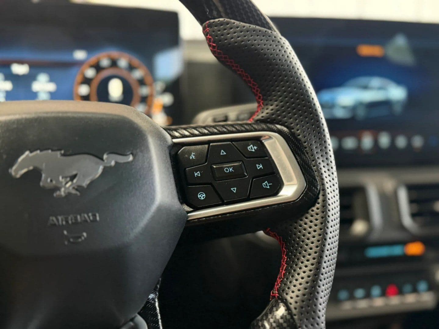 2025 Ford Mustang EcoBoost - Photo 24