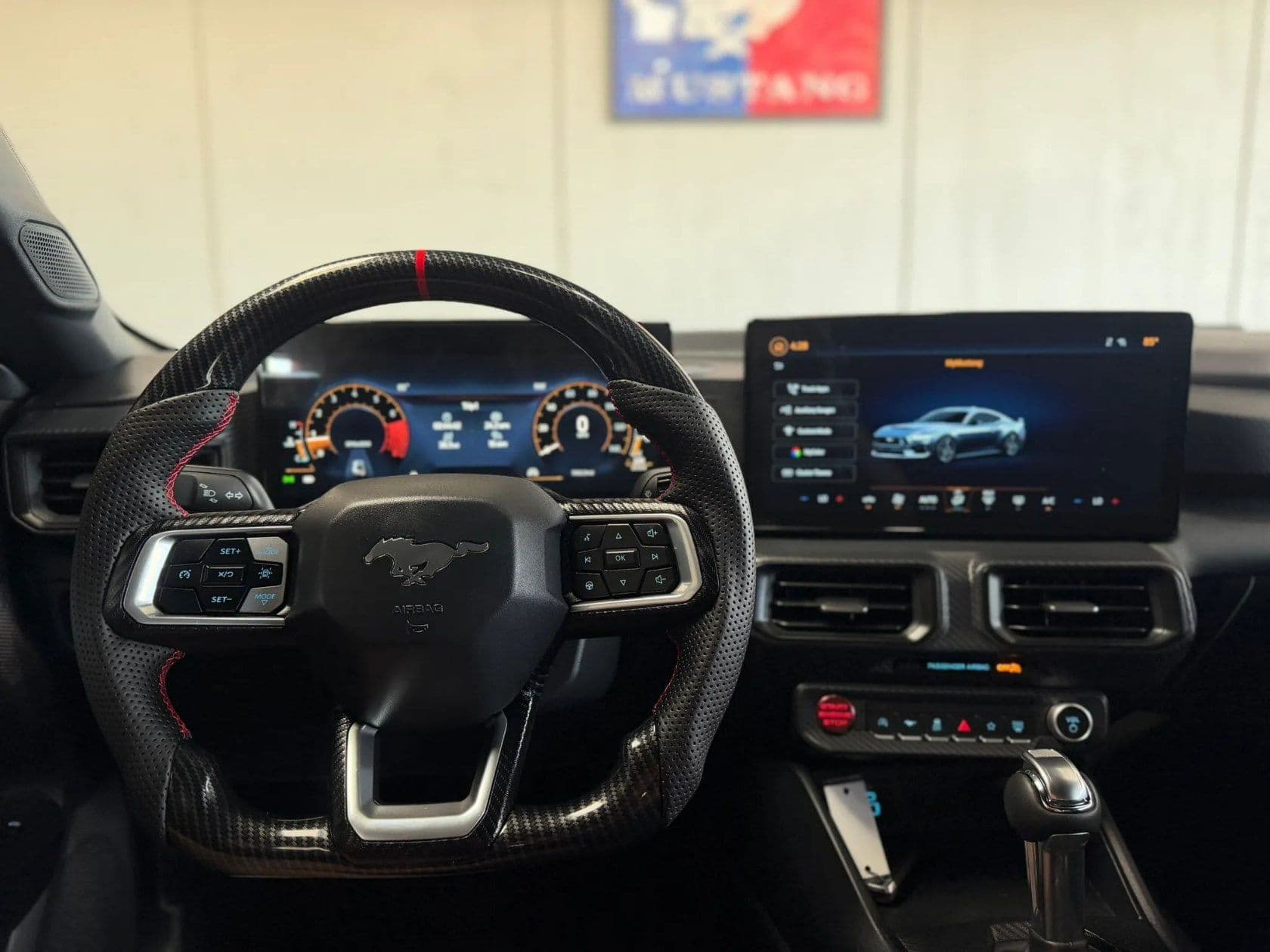 2025 Ford Mustang EcoBoost - Photo 20