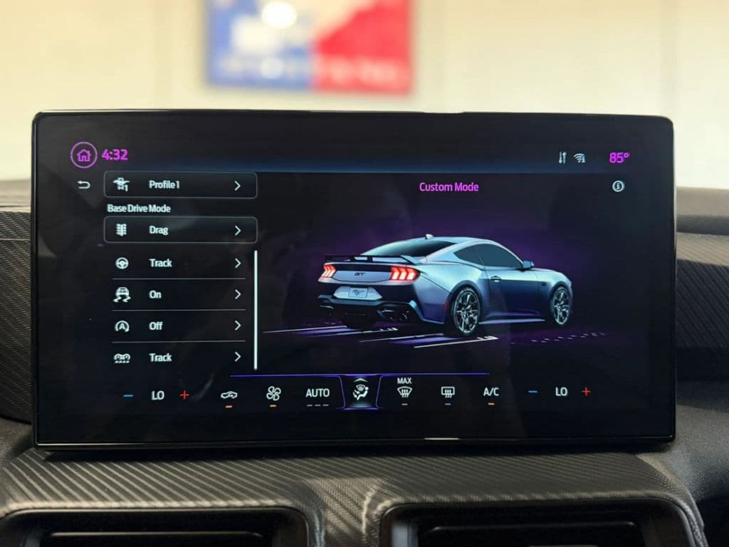 2025 Ford Mustang EcoBoost - Photo 31