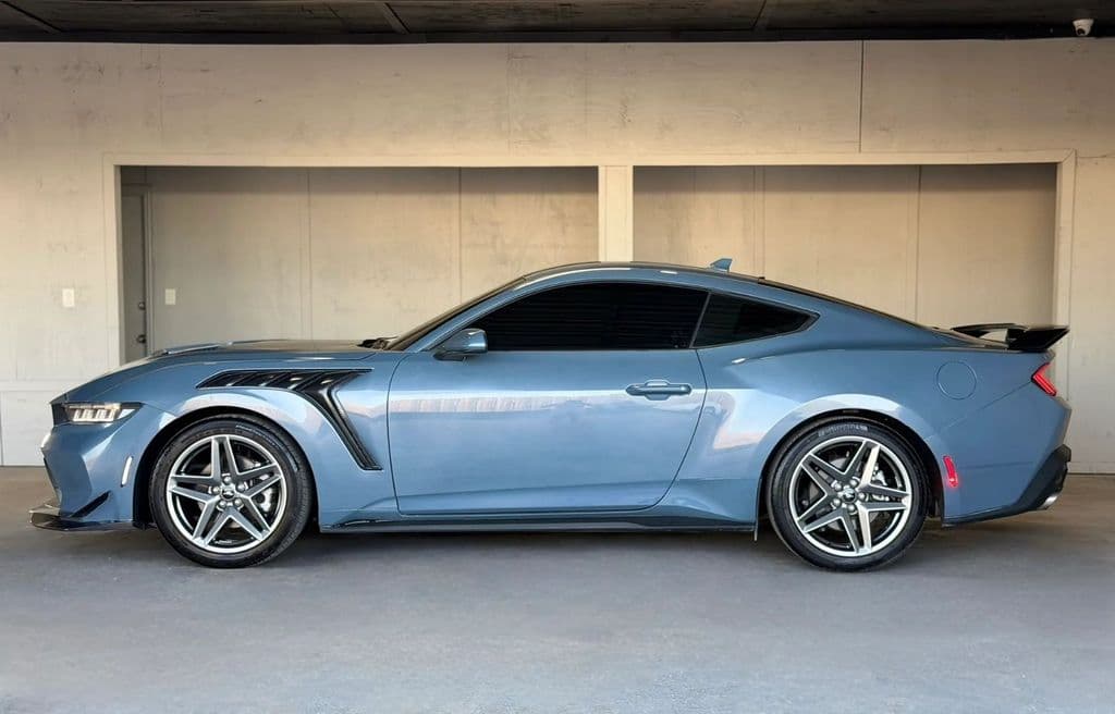 Vehicle photo