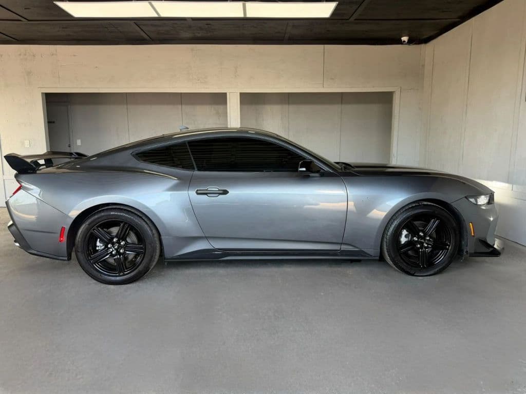 2025 Ford Mustang EcoBoost - Photo 15