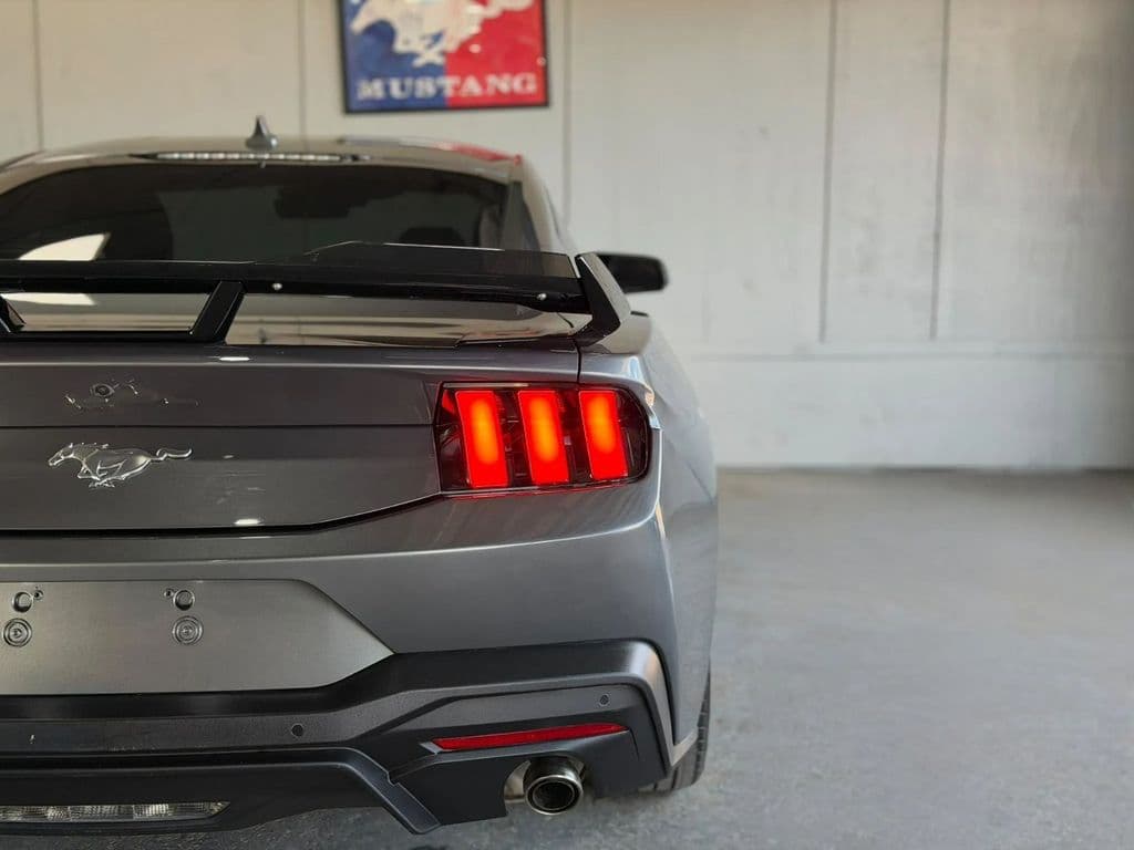 2025 Ford Mustang EcoBoost - Photo 13