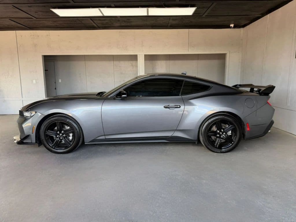 2025 Ford Mustang EcoBoost - Photo 9