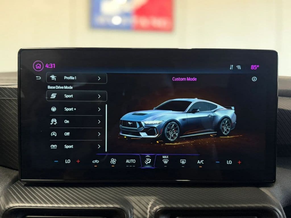 2025 Ford Mustang EcoBoost - Photo 33