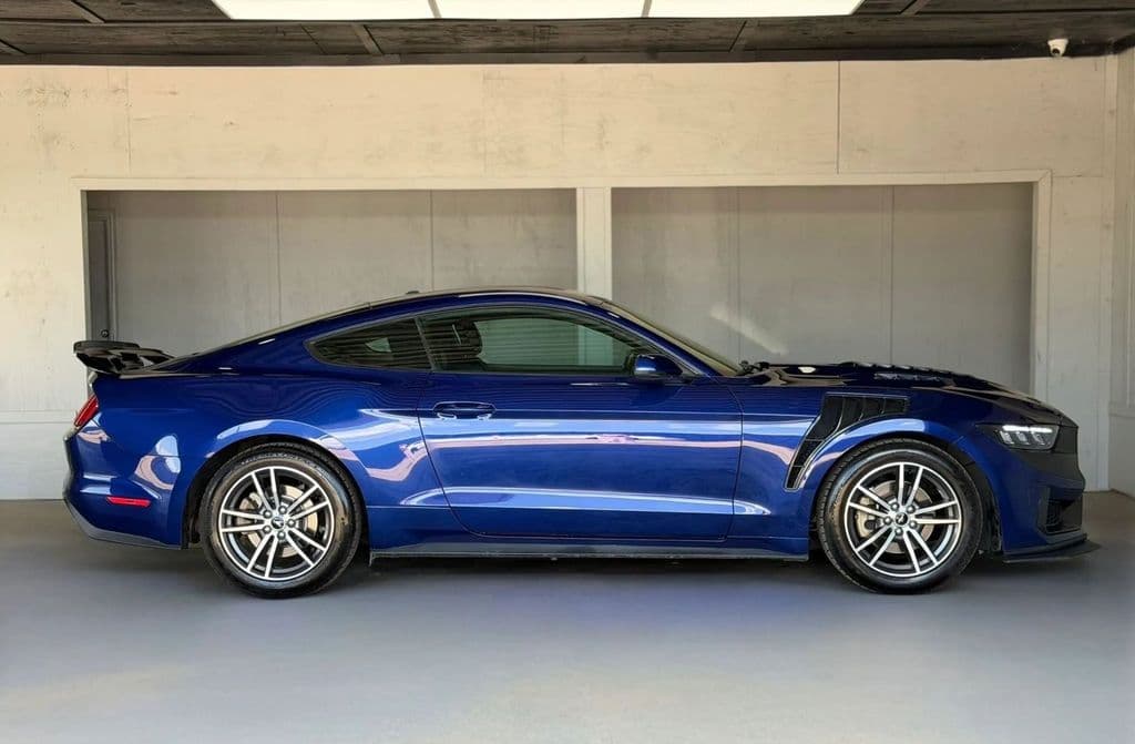 Vehicle photo