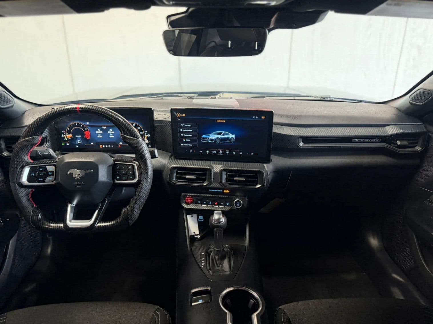 2025 Ford Mustang EcoBoost - Photo 19