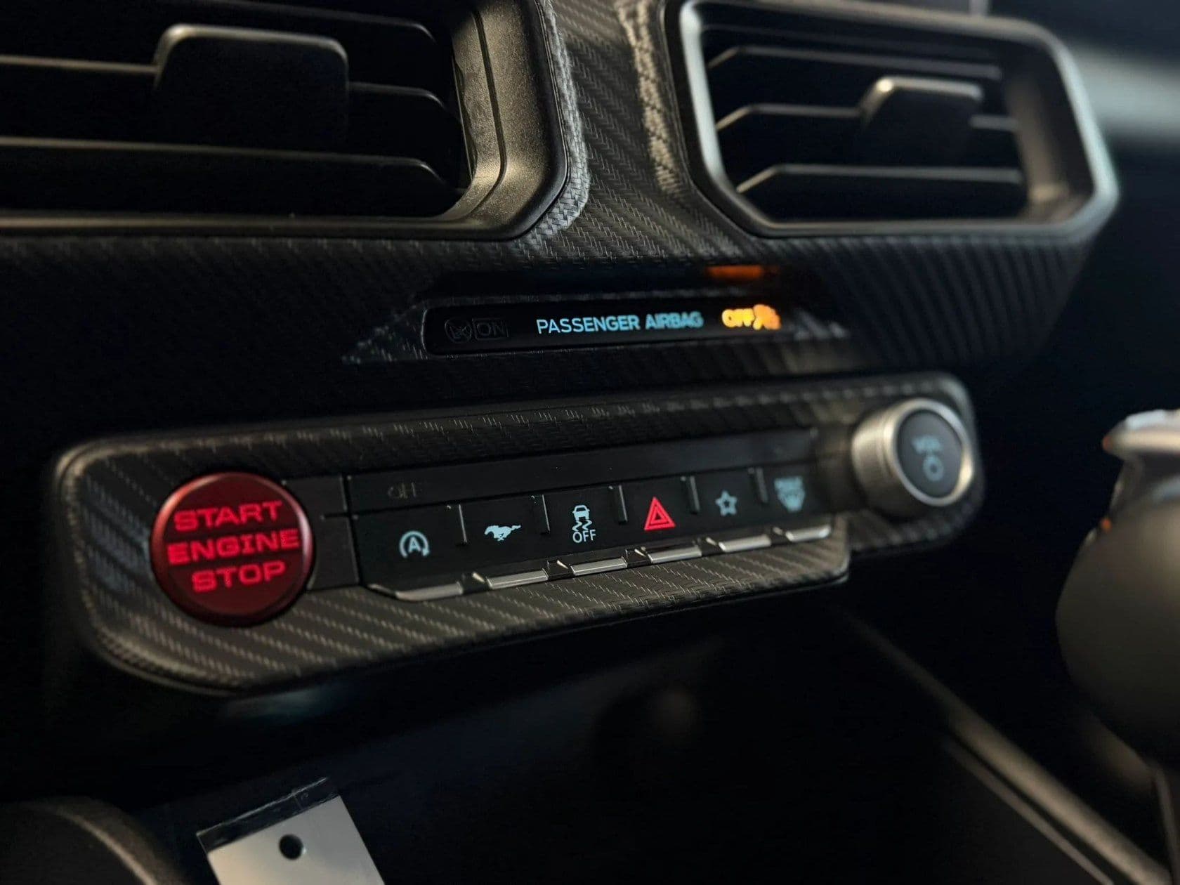 2025 Ford Mustang EcoBoost - Photo 37
