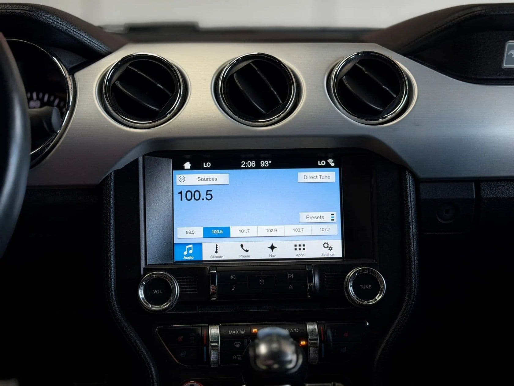 Vehicle photo