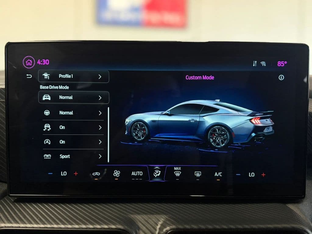 2025 Ford Mustang EcoBoost - Photo 34